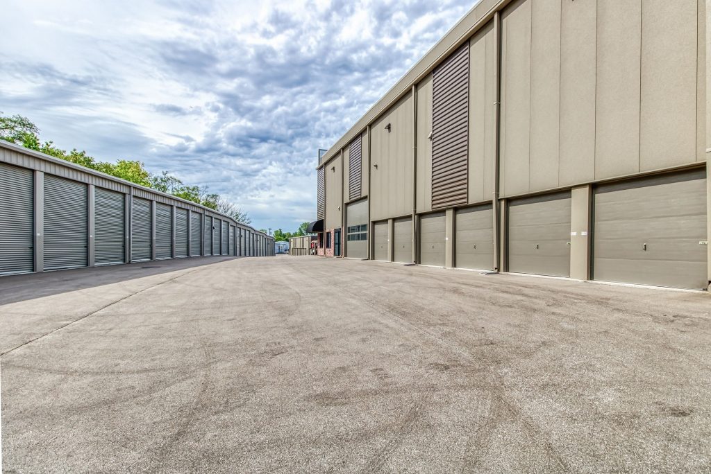 Drive Up Storage Units in Shawnee KS