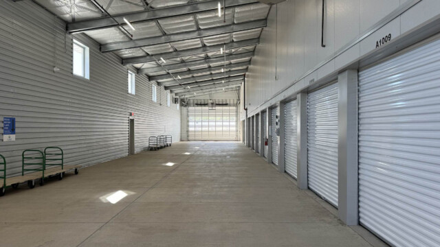 Drive-up storage unit drivethru